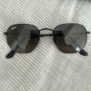 Black rayban sunglasses